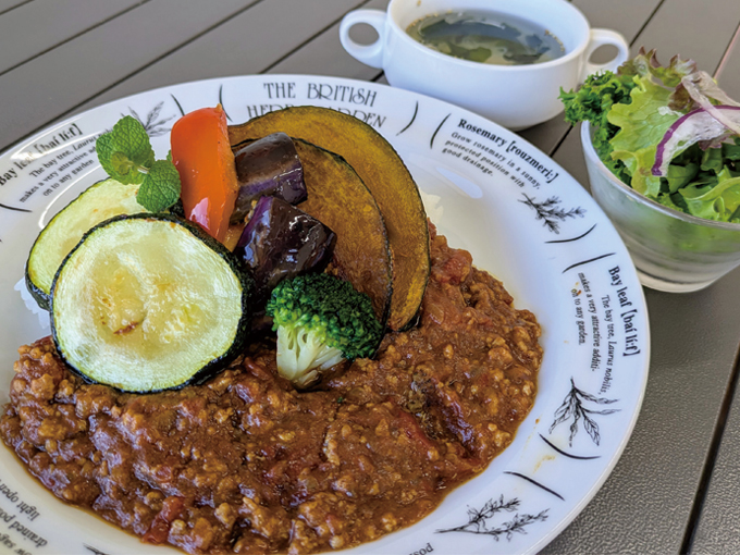 夏野菜たっぷりキーマカレー